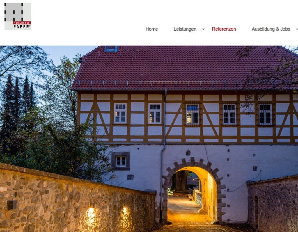 Die Holzbau Gebrüder Pappe GmbH übernahm die Zimmerer- und Dachdeckerarbeiten