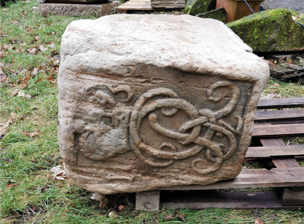 Originale Monogrammstein Torhaus Bogen von Schloss Herzberg